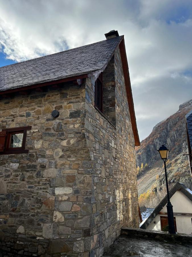 Casa De Piedra Con Encanto En El Bonito Pueblo De Bagergue Esterno foto