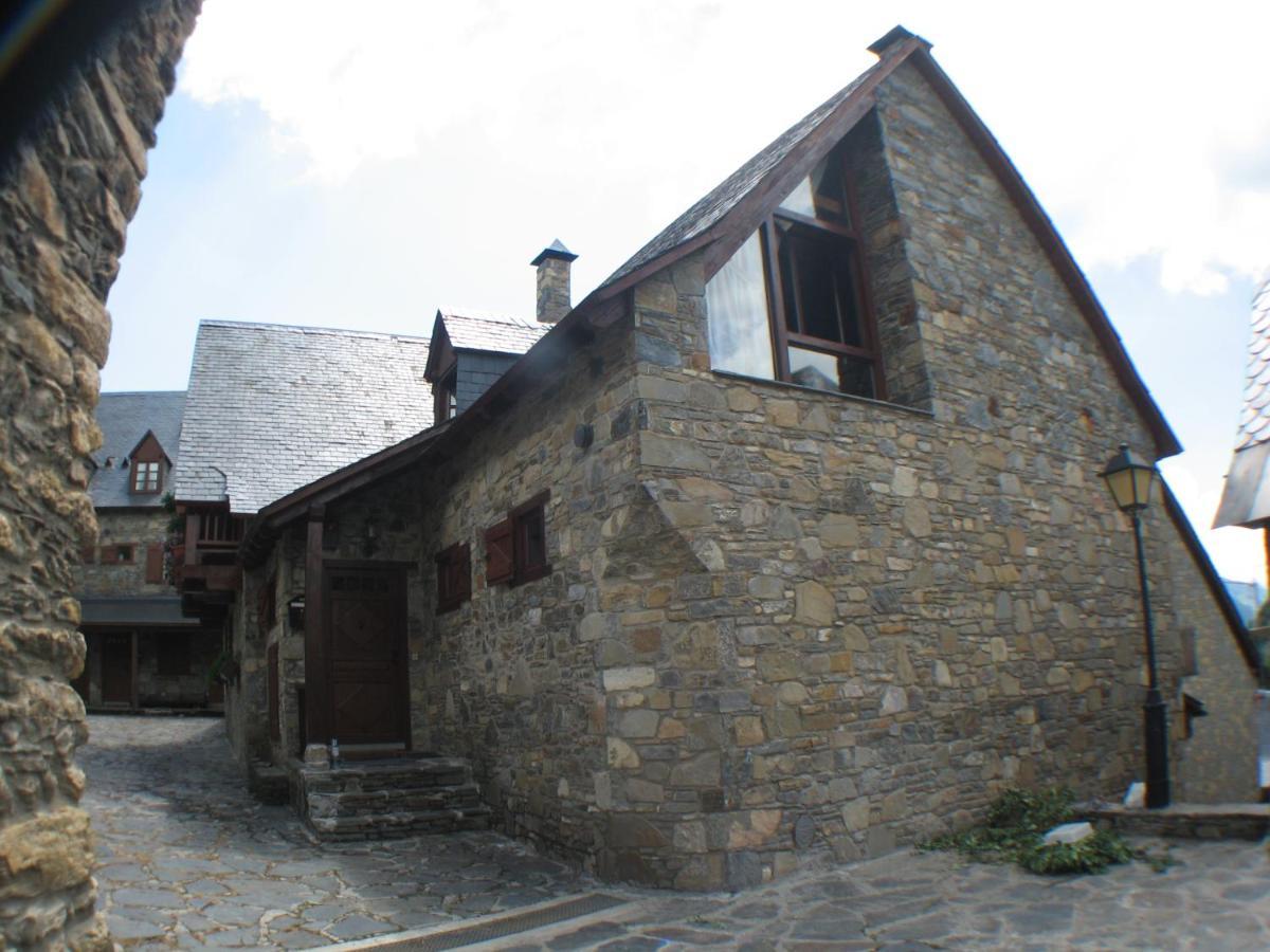 Casa De Piedra Con Encanto En El Bonito Pueblo De Bagergue Esterno foto