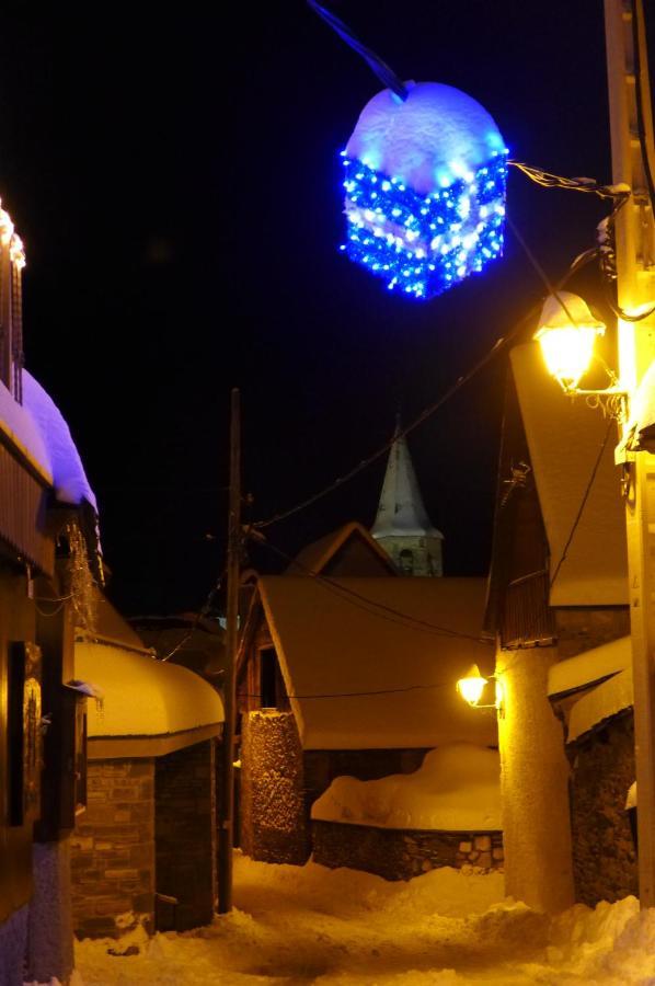 Casa De Piedra Con Encanto En El Bonito Pueblo De Bagergue Esterno foto