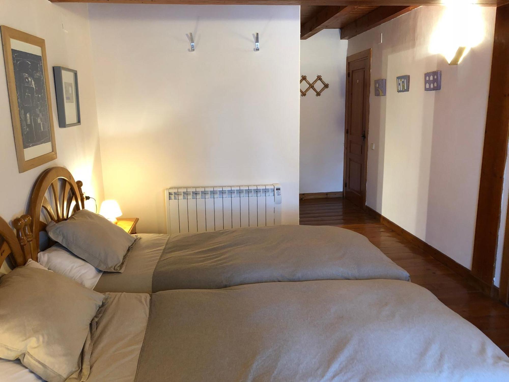 Casa De Piedra Con Encanto En El Bonito Pueblo De Bagergue Esterno foto