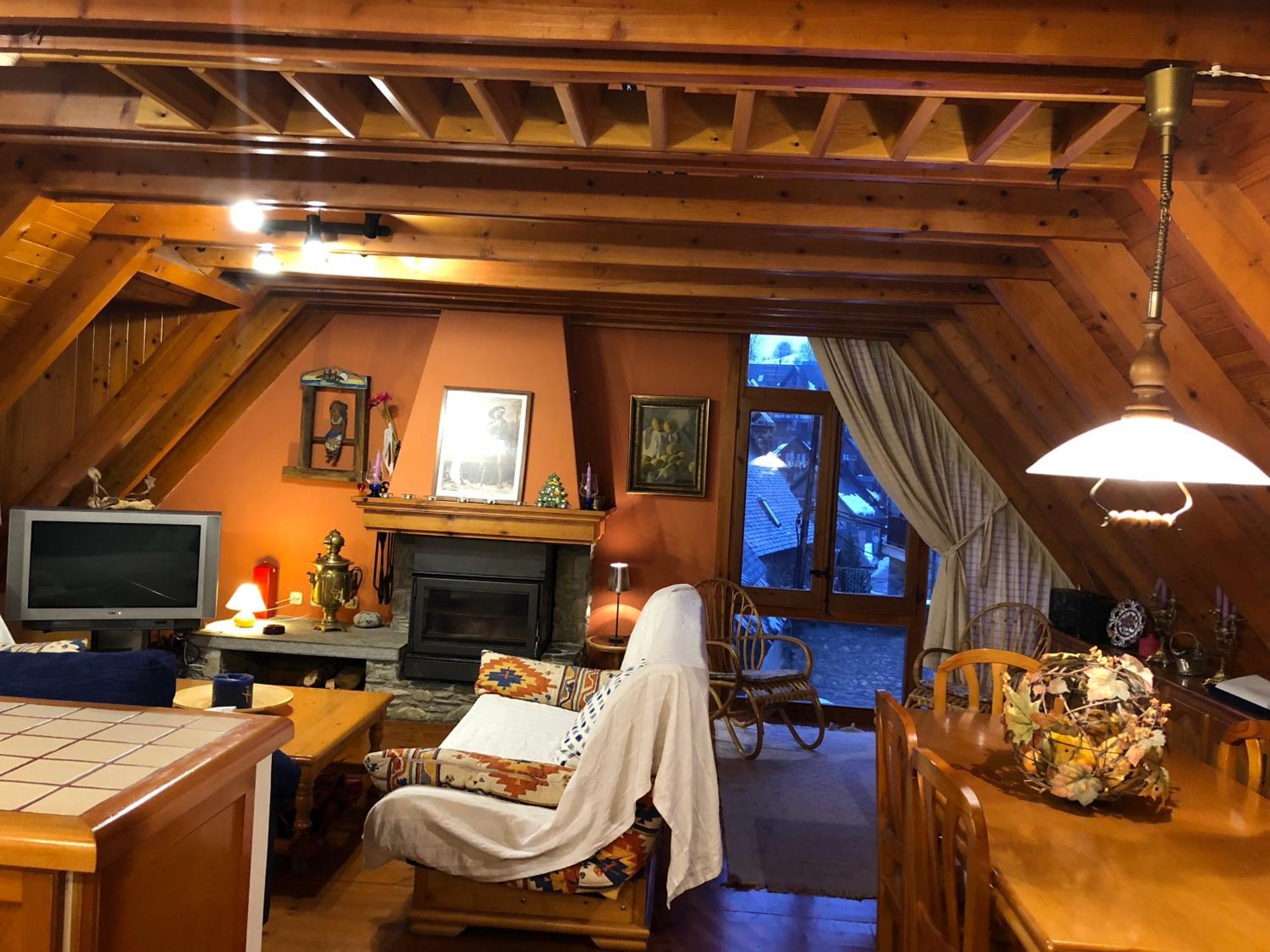 Casa De Piedra Con Encanto En El Bonito Pueblo De Bagergue Esterno foto