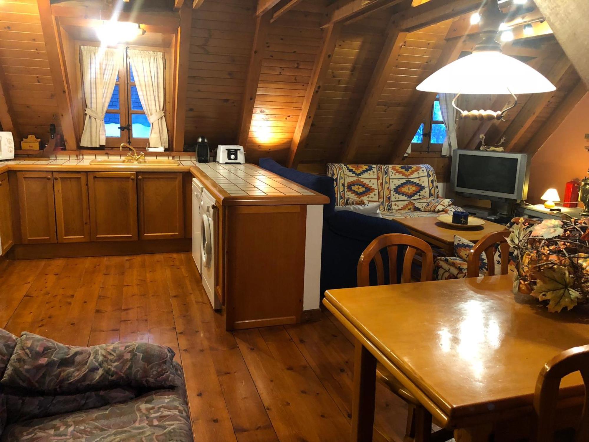 Casa De Piedra Con Encanto En El Bonito Pueblo De Bagergue Esterno foto