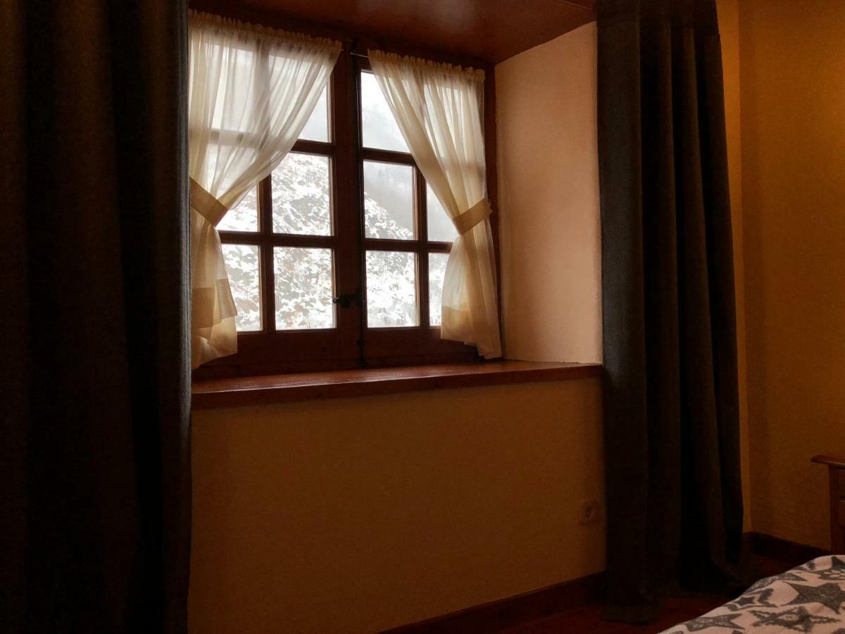 Casa De Piedra Con Encanto En El Bonito Pueblo De Bagergue Esterno foto