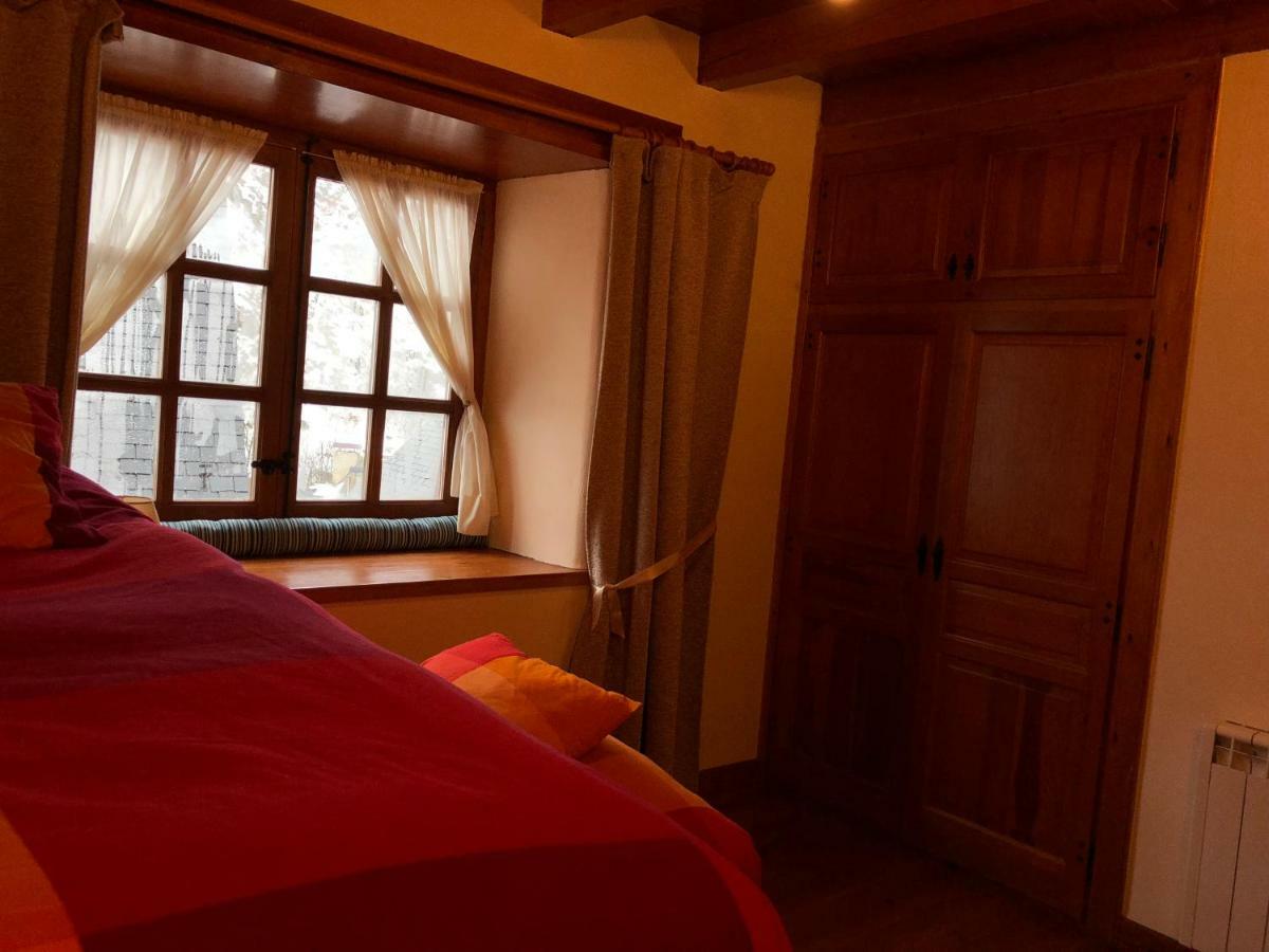 Casa De Piedra Con Encanto En El Bonito Pueblo De Bagergue Esterno foto