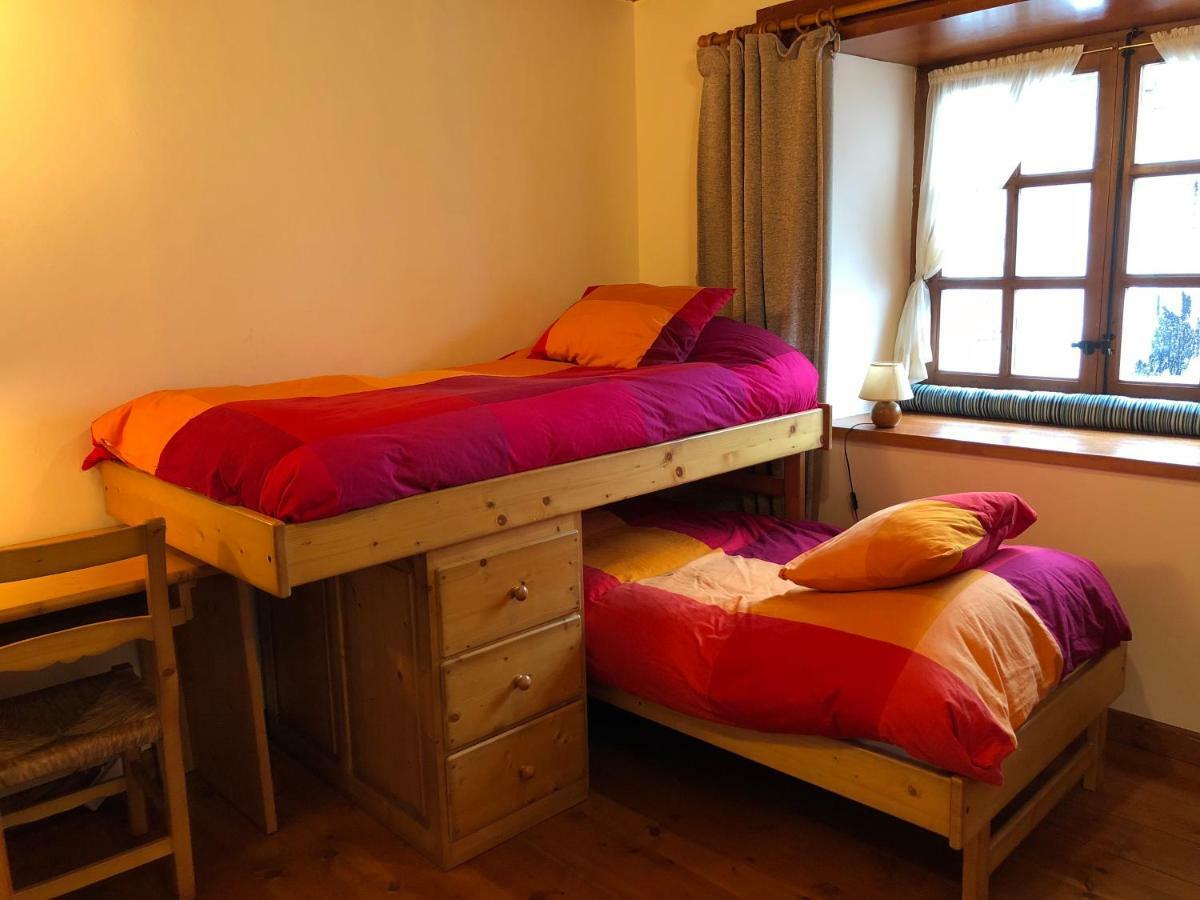 Casa De Piedra Con Encanto En El Bonito Pueblo De Bagergue Esterno foto