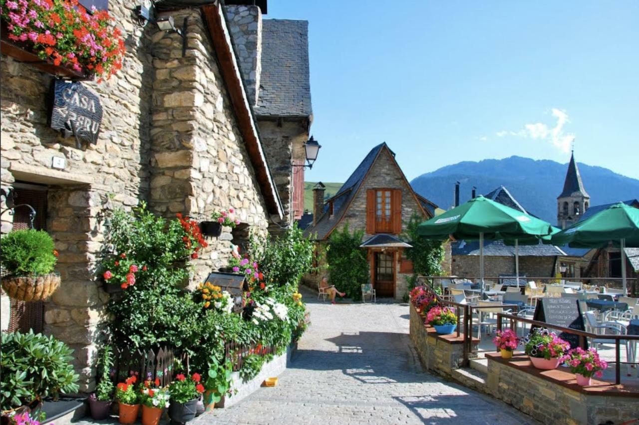 Casa De Piedra Con Encanto En El Bonito Pueblo De Bagergue Esterno foto